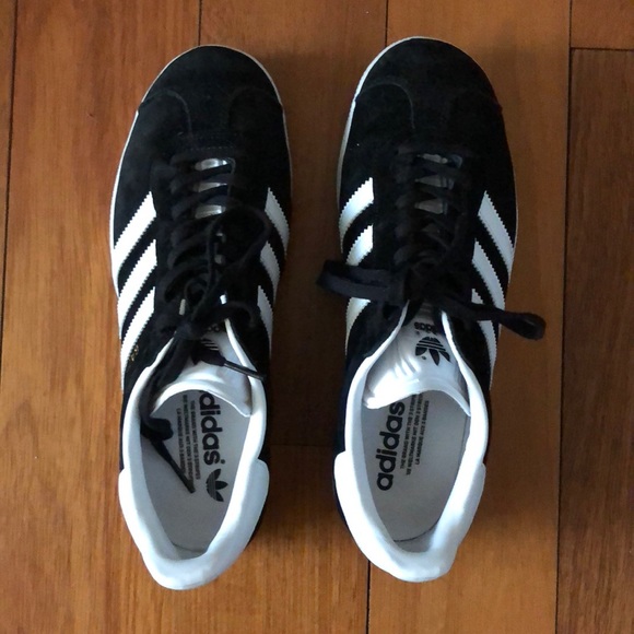 Adidas Gazelle sneakers - read below for size - Picture 5 of 7